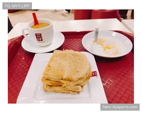 李冰洁随手发的早餐像米其林，训练后的一把毛巾又把我拉回现实